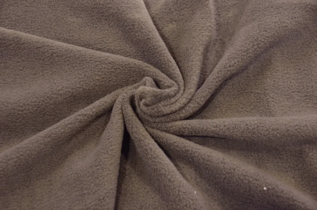 5 Key Differences Between Fleece and Polar Fleece: Which is Better?