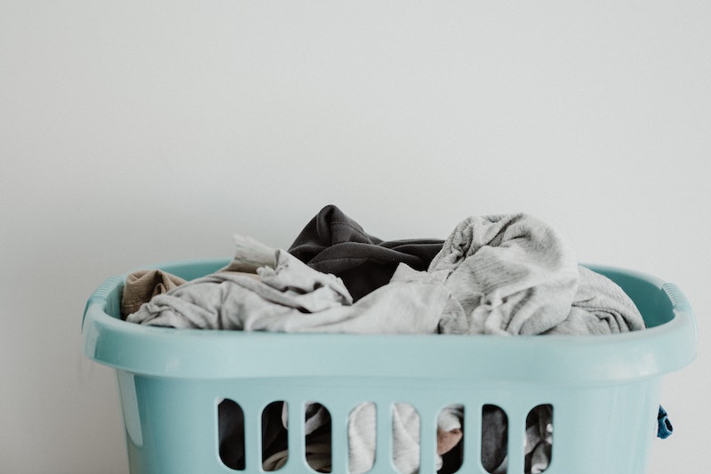 Top Benefits of Using a Wash and Fold Service for Your Laundry